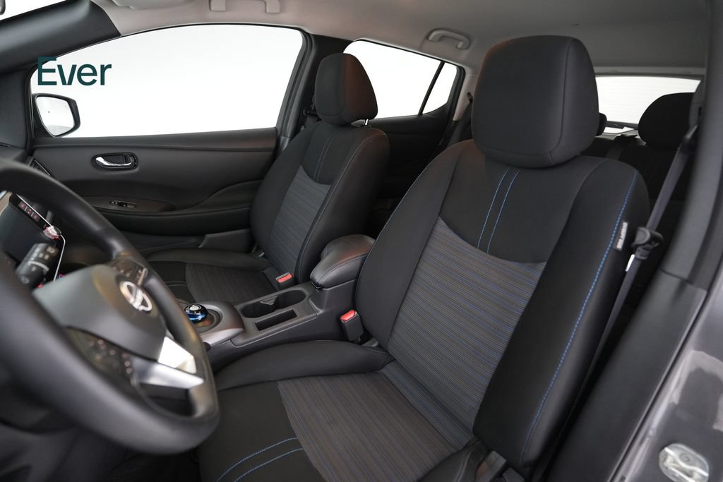 Used 2023 Nissan Leaf S FWD image 4