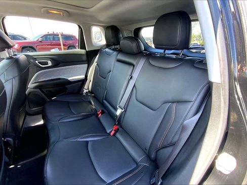 Used 2022 Jeep Compass Latitude w/ Sun and Sound Group image 20