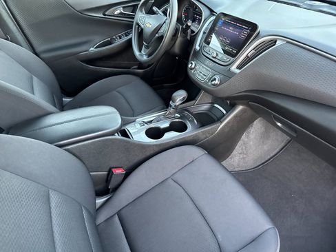 Used 2024 Chevrolet Malibu LT image 17