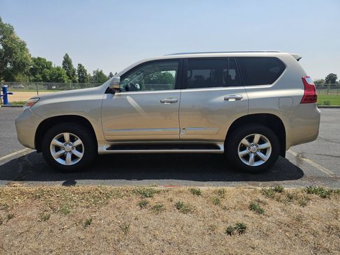Used 2012 Lexus GX 460 w/ Comfort Plus Pkg AWD/4WD image 2