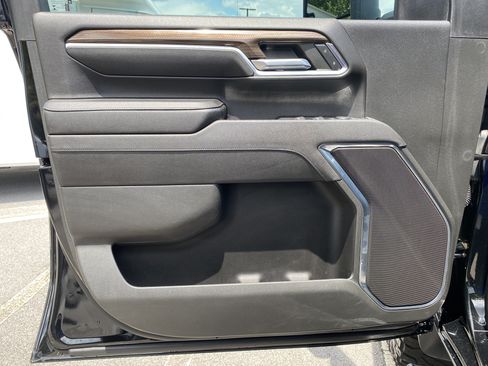 Used 2024 Chevrolet Silverado 2500 LT AWD/4WD image 14
