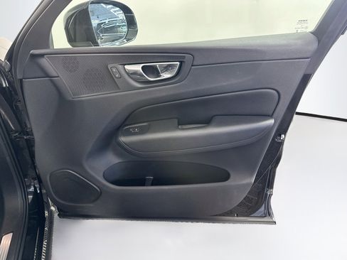 Used 2018 Volvo XC60 T5 Momentum w/ Vision Package AWD/4WD image 33