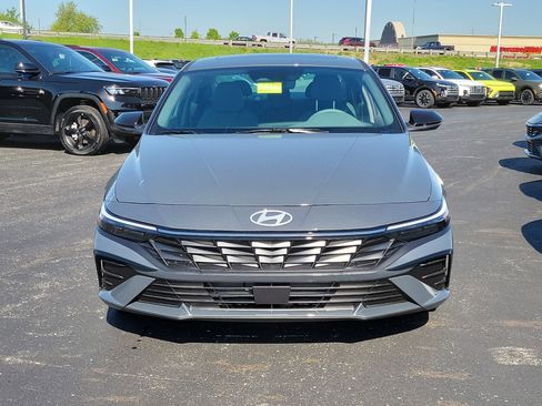 New 2026 Hyundai Elantra SEL Sport FWD image 2