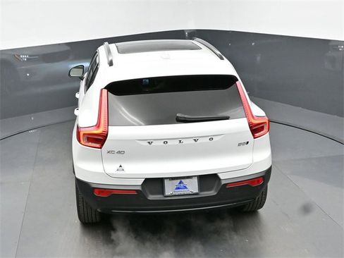 Used 2025 Volvo XC40 B5 Plus w/ Protection Package Premier image 48