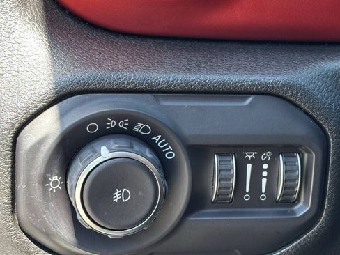 Used 2018 Jeep Wrangler Unlimited Rubicon AWD/4WD image 29