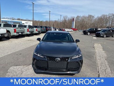 Used 2019 Toyota Avalon Touring image 3