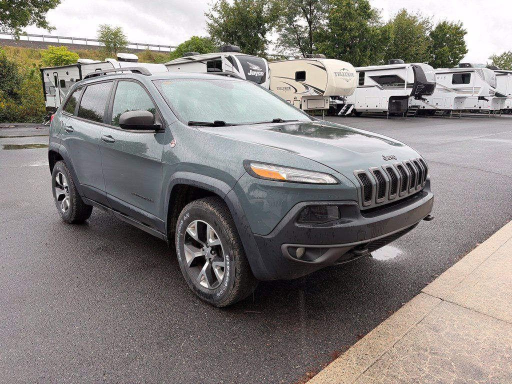 Used 2015 Jeep Cherokee Trailhawk w/ Leather Interior Group AWD/4WD image 3