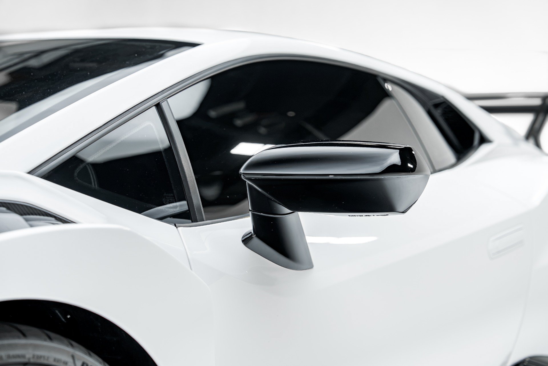 Used 2022 Lamborghini Huracan STO RWD image 30