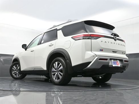 Used 2024 Nissan Pathfinder SL image 31