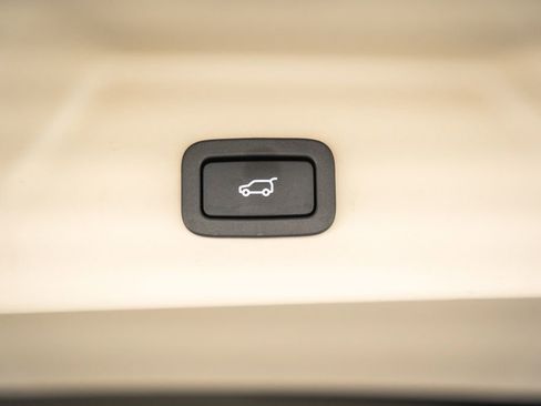 Used 2018 Land Rover Range Rover Long Wheelbase Autobiography AWD/4WD image 16