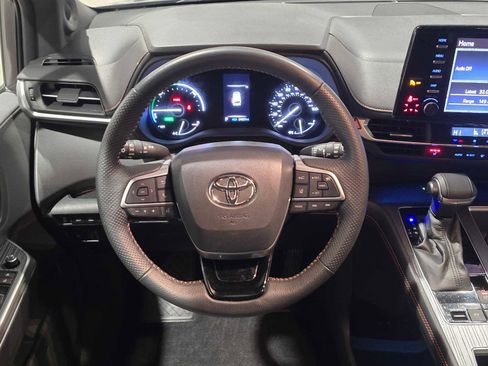 Used 2022 Toyota Sienna XSE w/ XSE Plus Package image 26