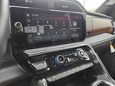 Used 2025 GMC Sierra 2500 Denali Ultimate w/ Max Trailering Package image 16