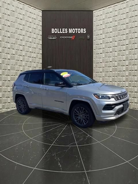 Certified 2022 Jeep Compass High Altitude AWD/4WD image 2