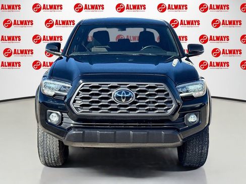 Used 2022 Toyota Tacoma TRD Off-Road image 2