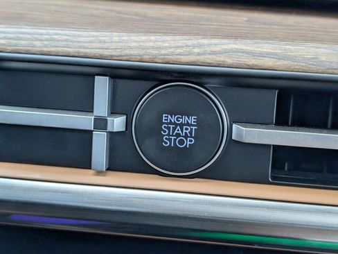 Used 2025 Hyundai Santa Fe Limited image 25