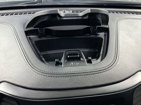 Used 2019 Jeep Cherokee Latitude Plus w/ Comfort/Convenience Group image 33