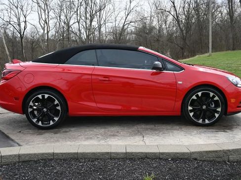 Used 2018 Buick Cascada Sport Touring w/ Dark Effects Package image 4