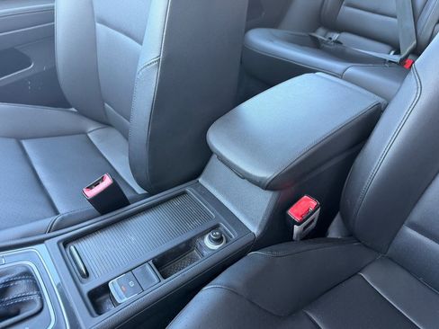 Used 2019 Volkswagen e-Golf SEL Premium image 29