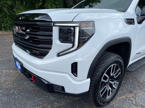 Used 2025 GMC Sierra 1500 AT4 w/ AT4 Premium Package AWD/4WD image 11