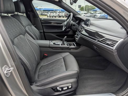 Used 2022 BMW 740i xDrive w/ M Sport Package image 36