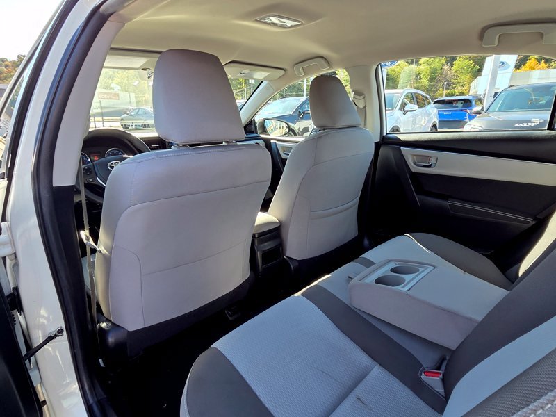 Used 2018 Toyota Corolla LE FWD image 18