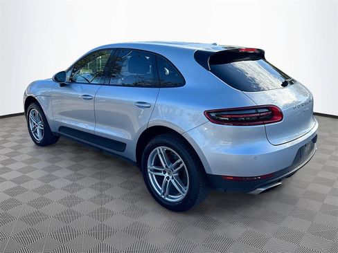 Used 2018 Porsche Macan image 8