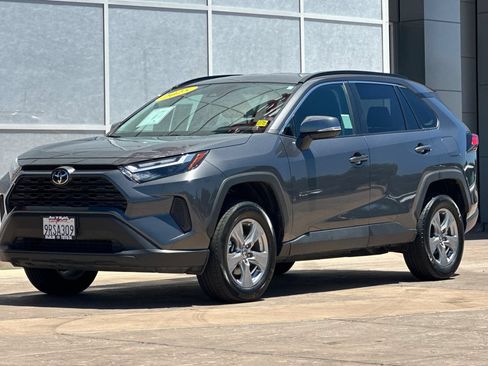 Certified 2025 Toyota RAV4 XLE FWD image 8