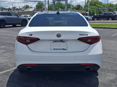 Used 2021 Alfa Romeo Giulia Ti w/ Nero Edizione AWD/4WD image 5