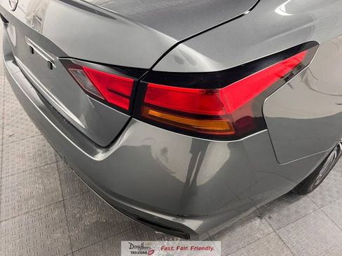 Used 2025 Nissan Altima 2.5 SV FWD image 13