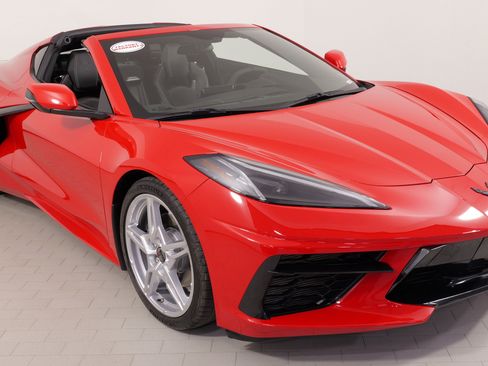 Used 2022 Chevrolet Corvette Stingray Coupe w/ 1LT image 5