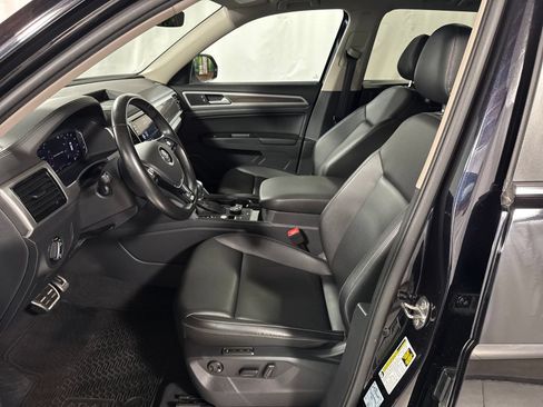 Used 2019 Volkswagen Atlas SEL R-Line AWD/4WD image 3