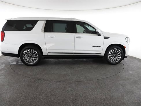 Used 2024 GMC Yukon XL Denali Ultimate image 14