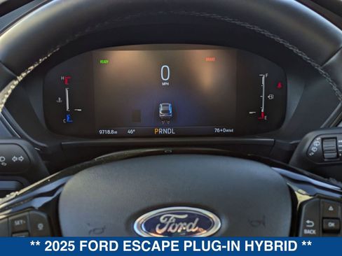 Certified 2025 Ford Escape PHEV image 28