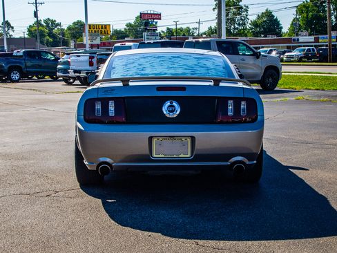 Used 2009 Ford Mustang GT Premium RWD image 6