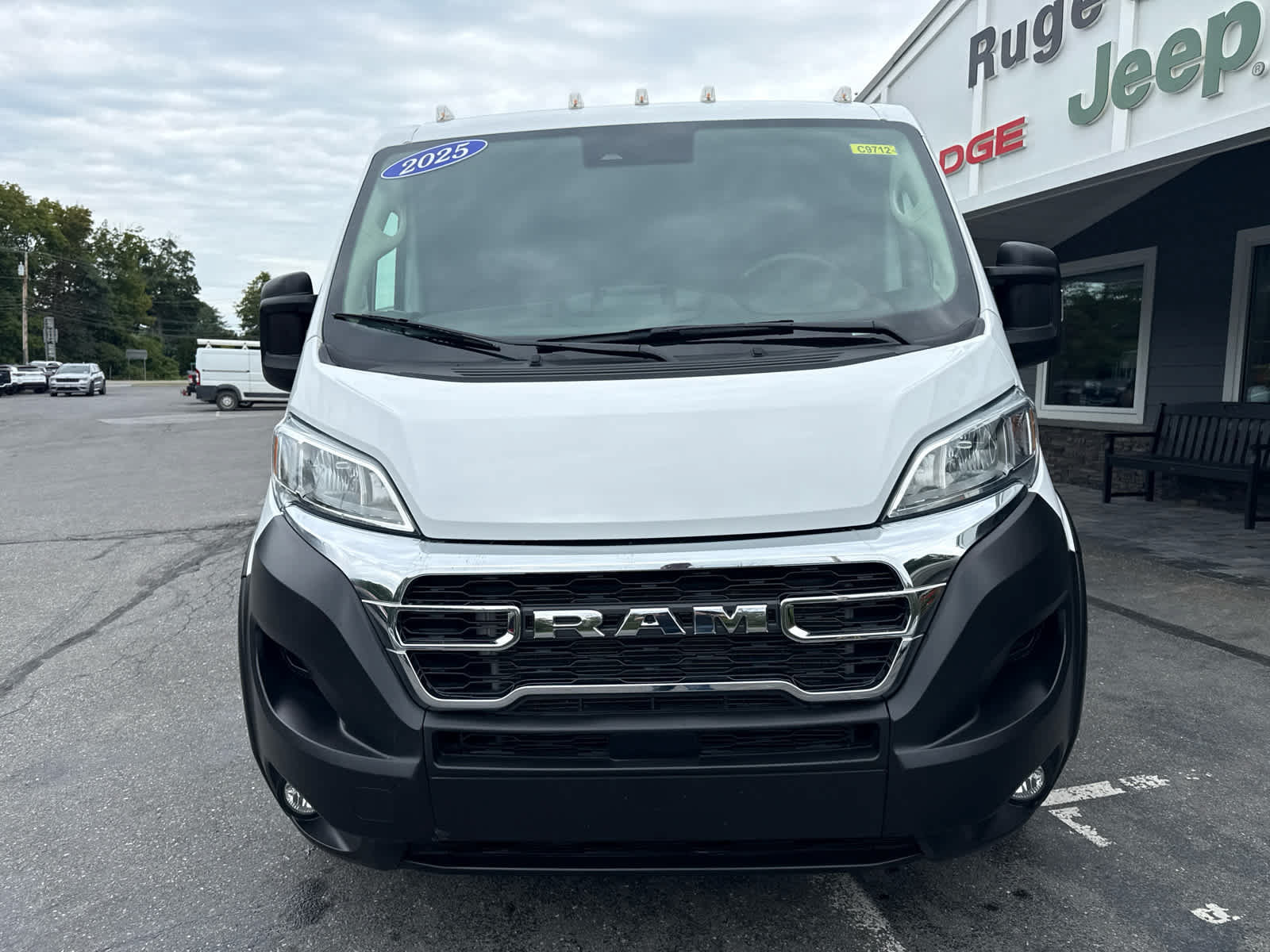 Used 2025 RAM ProMaster 2500 w/ U-Haul Equipment Group FWD image 9