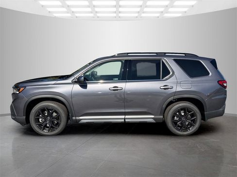 New 2025 Honda Pilot Touring image 3