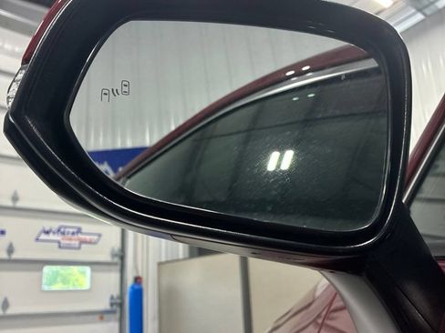 Used 2025 Toyota RAV4 XLE AWD/4WD image 11
