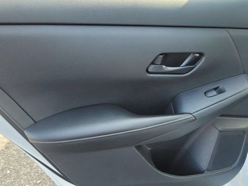 Used 2024 Nissan Sentra SV FWD image 15