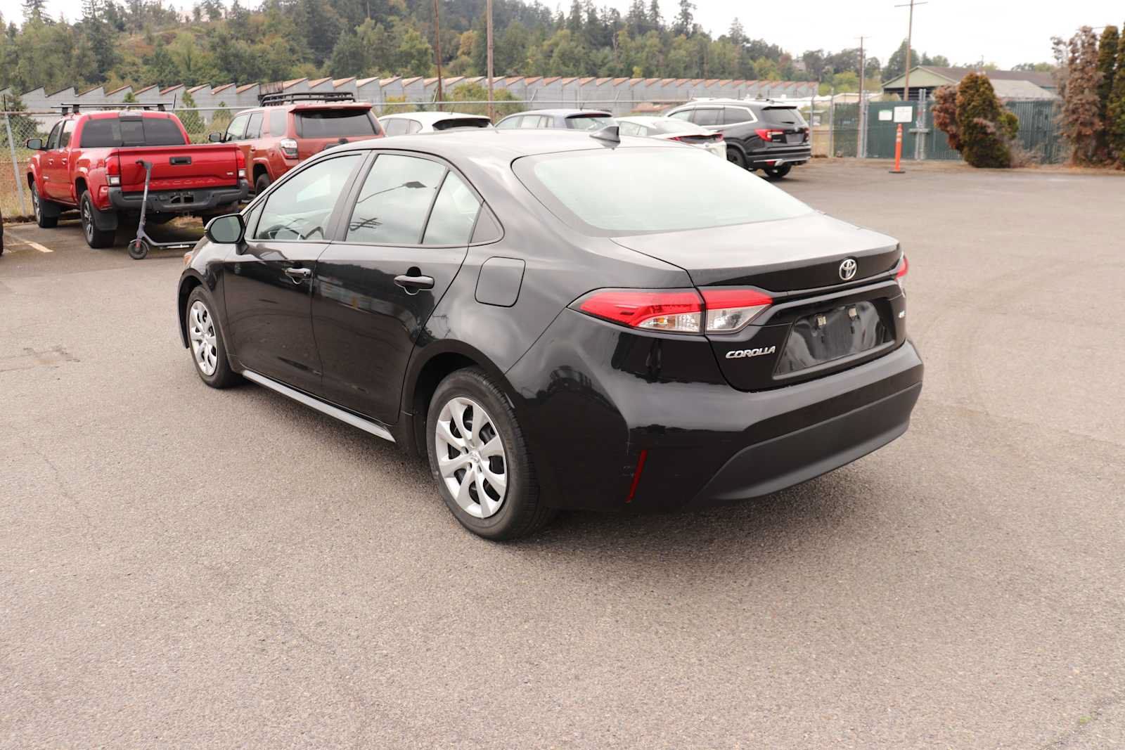 Used 2024 Toyota Corolla LE FWD image 7