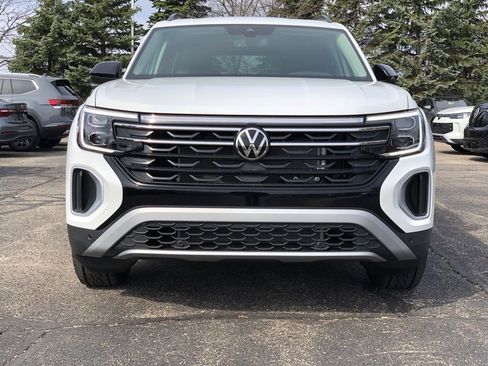 New 2026 Volkswagen Atlas Peak Edition AWD/4WD image 2
