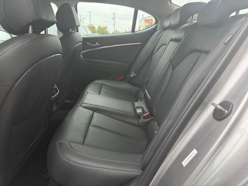 Used 2025 Genesis G70 2.5T image 25
