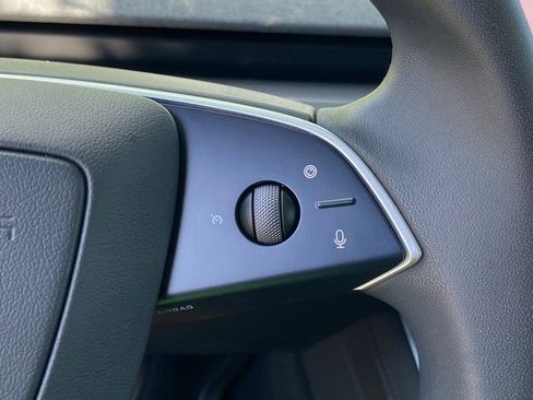 Used 2026 Tesla Model Y Long Range image 32