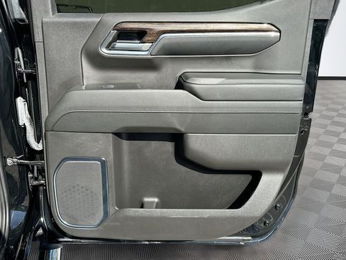 Used 2024 GMC Sierra 1500 SLE w/ Preferred Package image 32