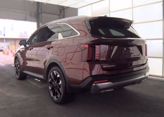 Certified 2024 Kia Sorento SX FWD image 6