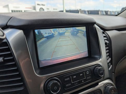 Used 2020 Chevrolet Suburban Premier RWD image 16