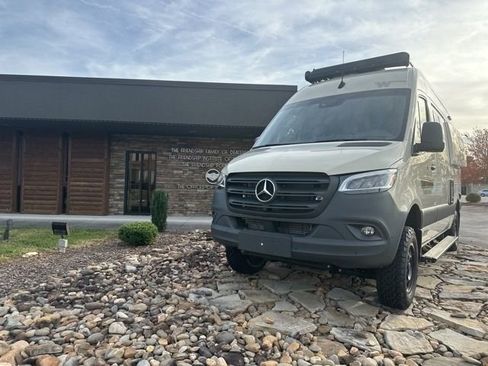 Used 2022 Mercedes-Benz Sprinter 144 Cargo image 2