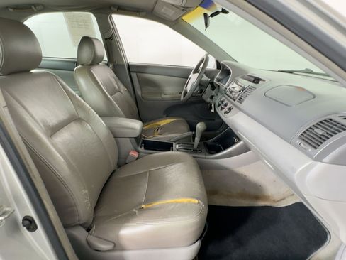 Used 2004 Toyota Camry LE image 27