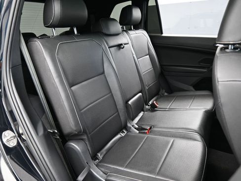 Used 2021 Volkswagen Tiguan SE R-Line image 43