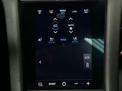 Used 2022 Porsche Taycan image 41