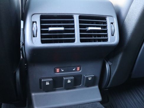 Used 2018 Land Rover Range Rover Velar R-Dynamic SE image 44